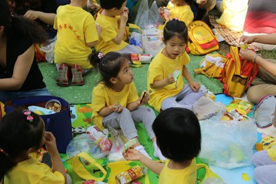 哎-石景山金蘋果幼兒園孩子的家長,把你家孩子領回去啊!