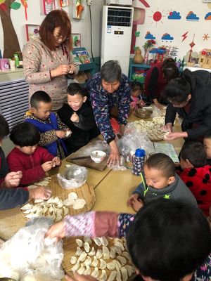 新汶街道辦事處金蘋果幼兒園豆豆班半日活動&ldquo;冬至到包餃子&rdquo;